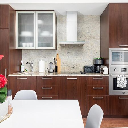Downtown Toronto Condo Near Cn Tower, Scotiabank Arena, Rogers Centre, Union Station Buitenkant foto