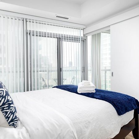 Downtown Toronto Condo Near Cn Tower, Scotiabank Arena, Rogers Centre, Union Station Buitenkant foto