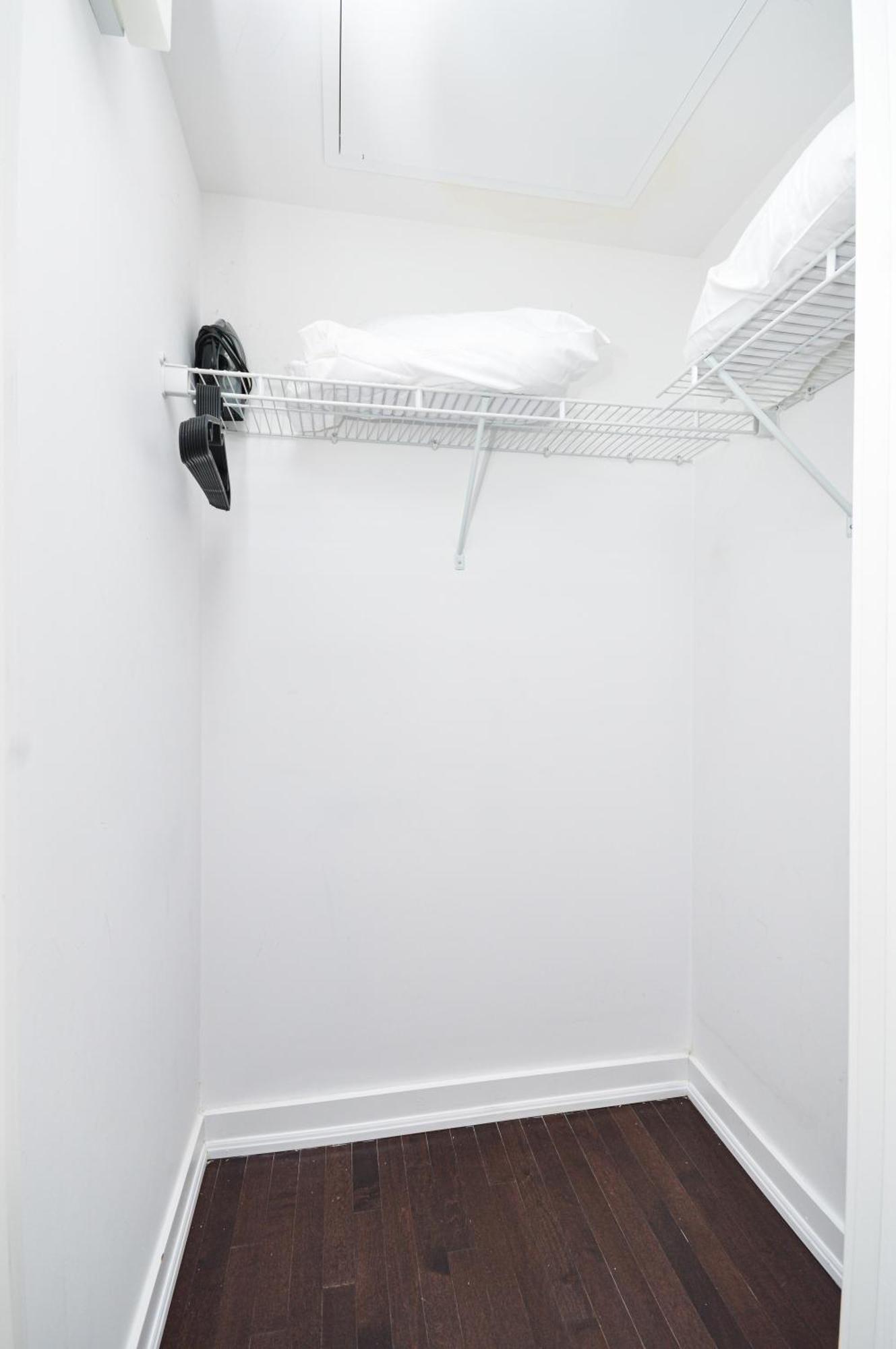 Downtown Toronto Condo Near Cn Tower, Scotiabank Arena, Rogers Centre, Union Station Buitenkant foto