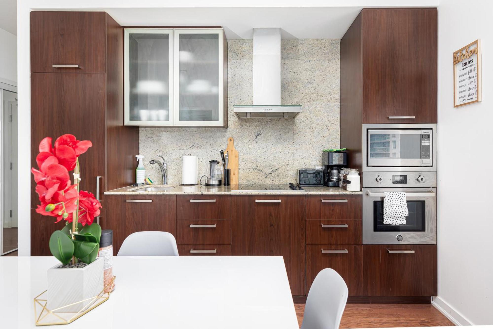 Downtown Toronto Condo Near Cn Tower, Scotiabank Arena, Rogers Centre, Union Station Buitenkant foto