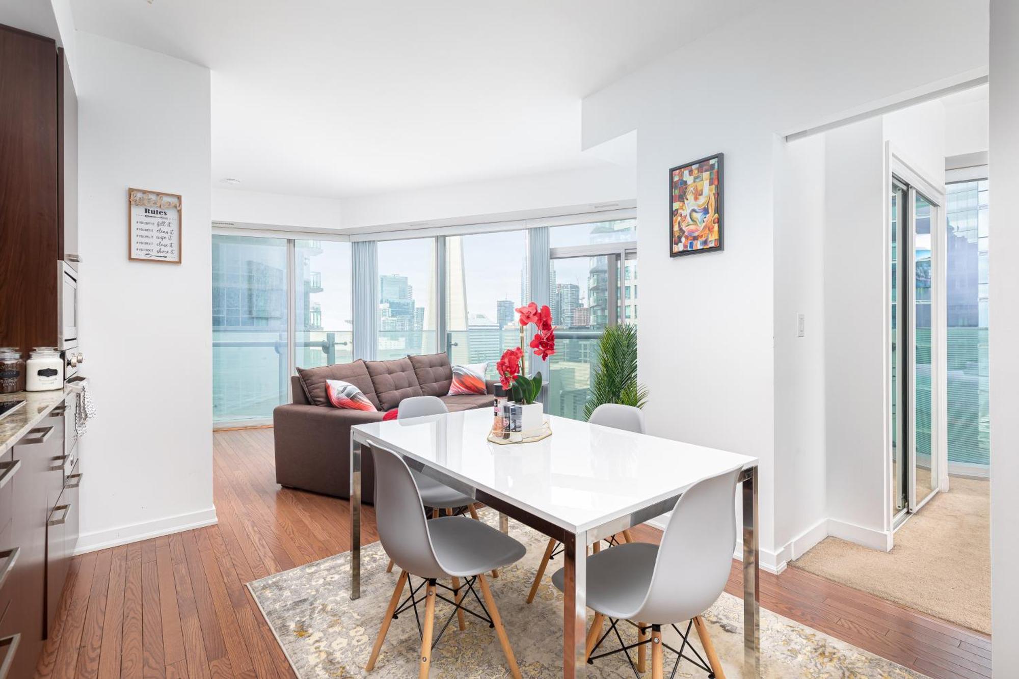 Downtown Toronto Condo Near Cn Tower, Scotiabank Arena, Rogers Centre, Union Station Buitenkant foto