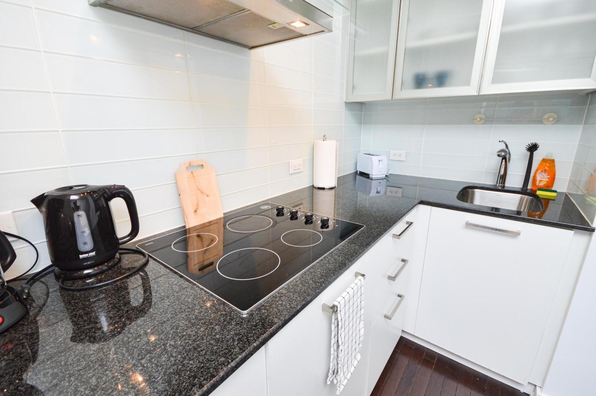 Downtown Toronto Condo Near Cn Tower, Scotiabank Arena, Rogers Centre, Union Station Buitenkant foto