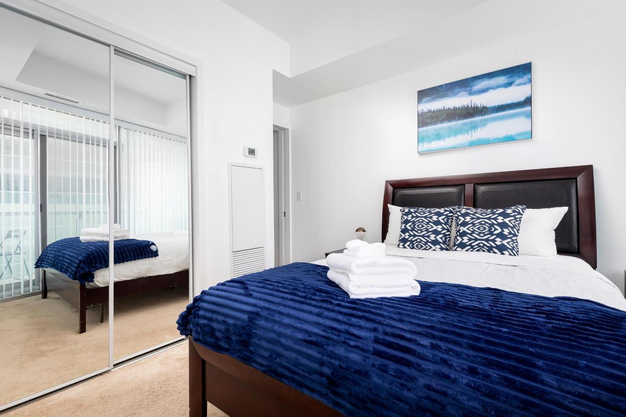 Downtown Toronto Condo Near Cn Tower, Scotiabank Arena, Rogers Centre, Union Station Buitenkant foto
