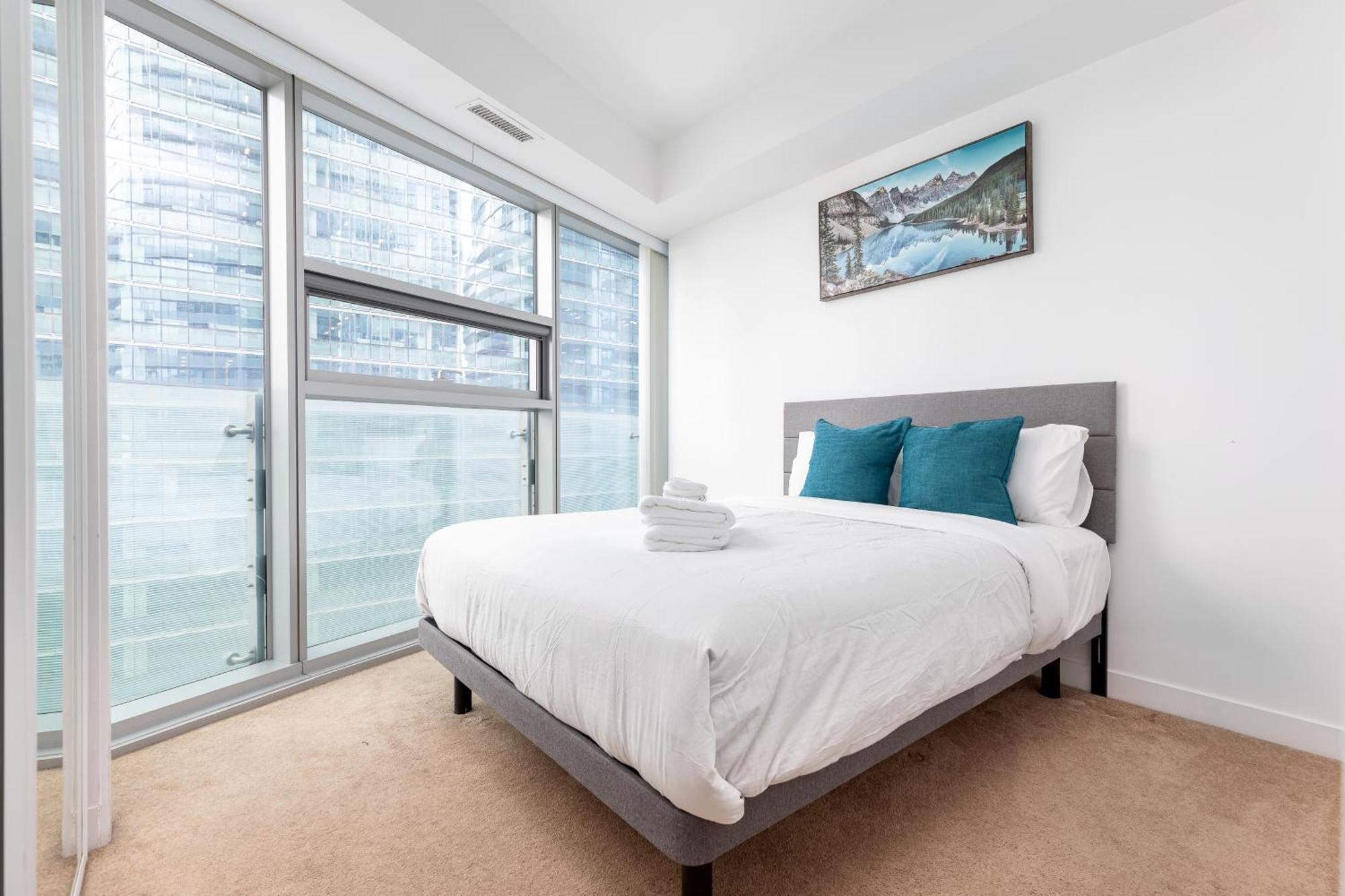 Downtown Toronto Condo Near Cn Tower, Scotiabank Arena, Rogers Centre, Union Station Buitenkant foto